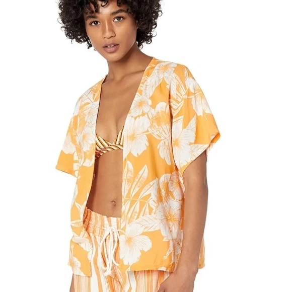 Roxy crop top size medium - Picture 2 of 4
